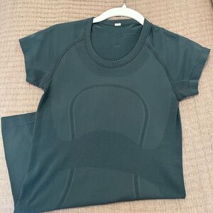 Lulu swiftly tech short sleeve - green size 2